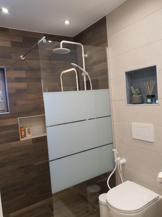 Tony'S Suite With Parking 雅典 外观 照片